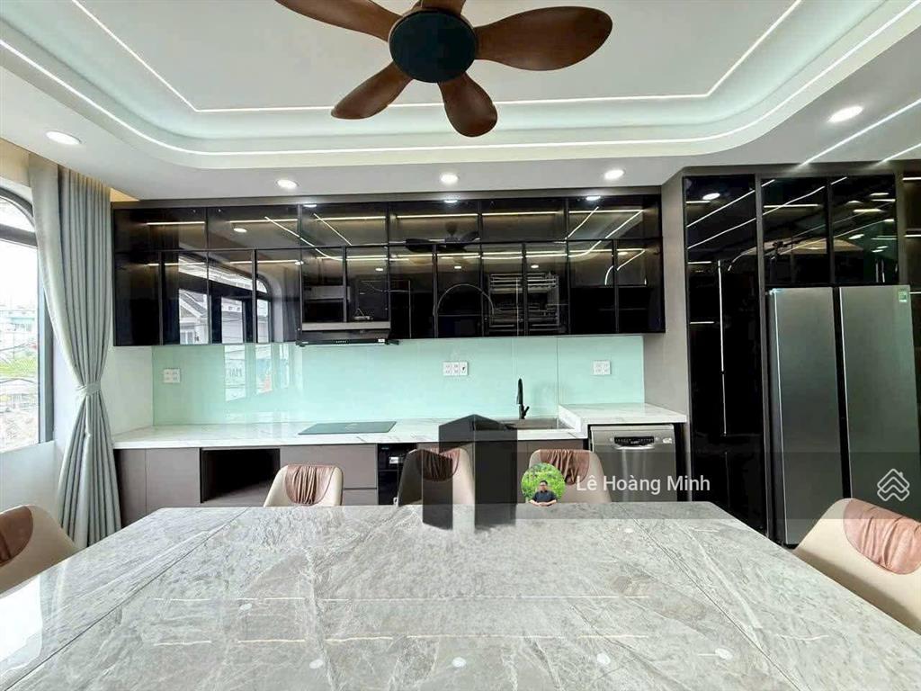 Siêu phẩm 4m x 30m, 4 tầng thang máy hẻm rộng 13m khu vip nguyễn ảnh thủ