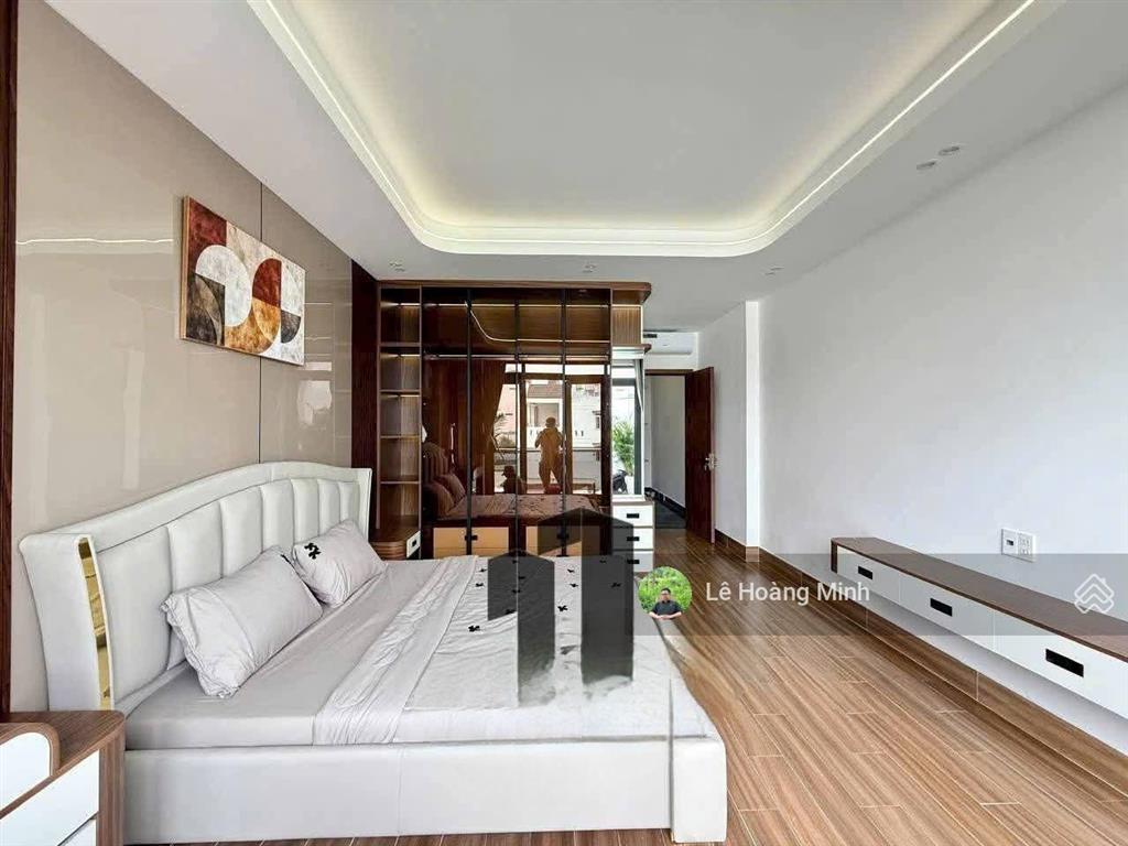 Siêu phẩm 4m x 30m, 4 tầng thang máy hẻm rộng 13m khu vip nguyễn ảnh thủ