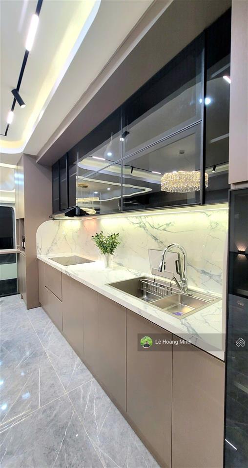 Siêu phẩm 4 tầng ngang 5,5m hẻm 7m 1/ thạnh lộc 19. ngay ngã tư ga