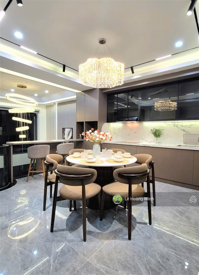 Siêu phẩm 4 tầng ngang 5,5m hẻm 7m 1/ thạnh lộc 19. ngay ngã tư ga