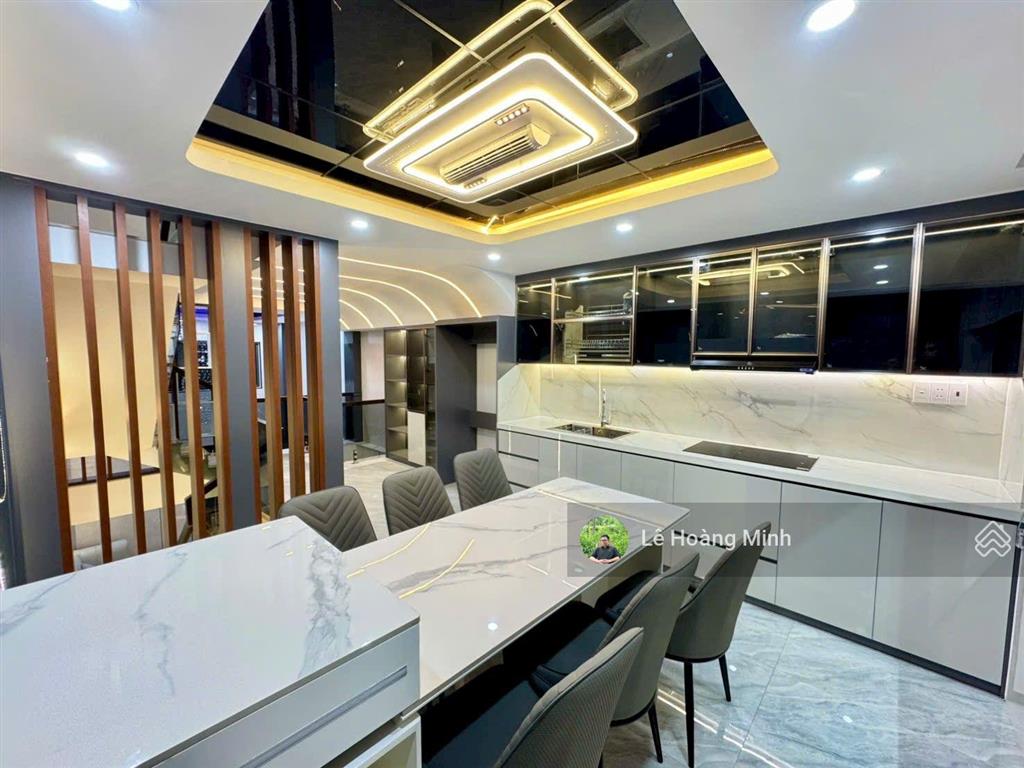 Hạ giá bán gấp nhà phố 4 tầng mặt tiền đường thạnh lộc 39
