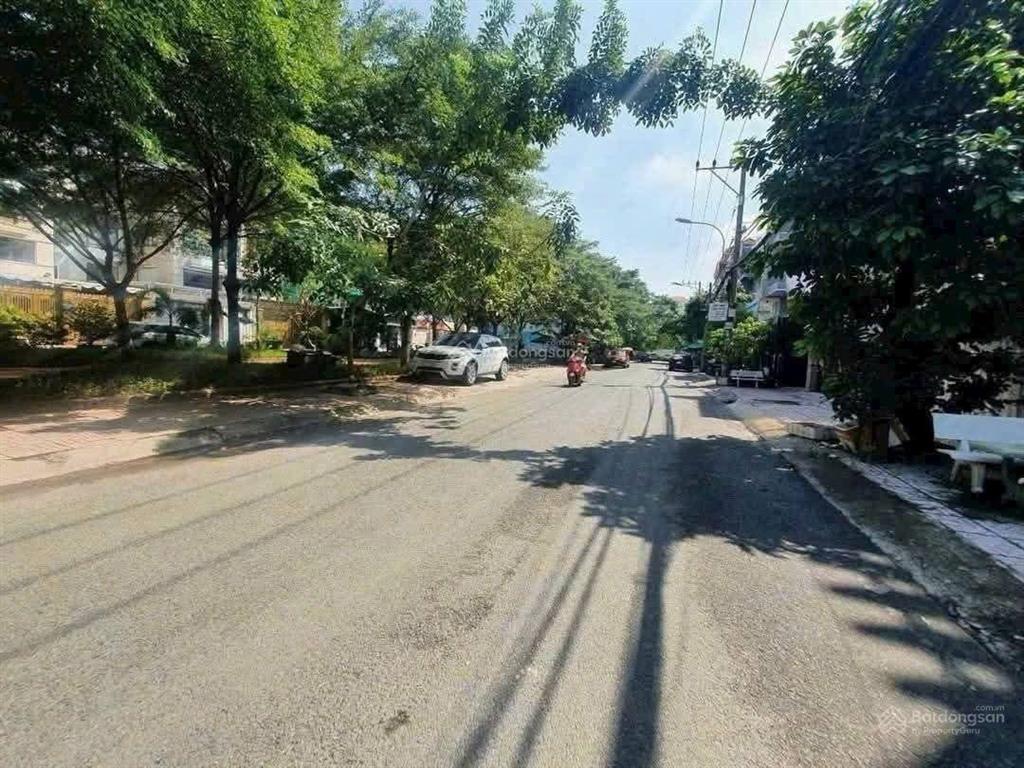 Biệt thự mini 7m x 25m. 4 tầng view công viên kdc vip lê thị riêng. ngay ubnd quận 12