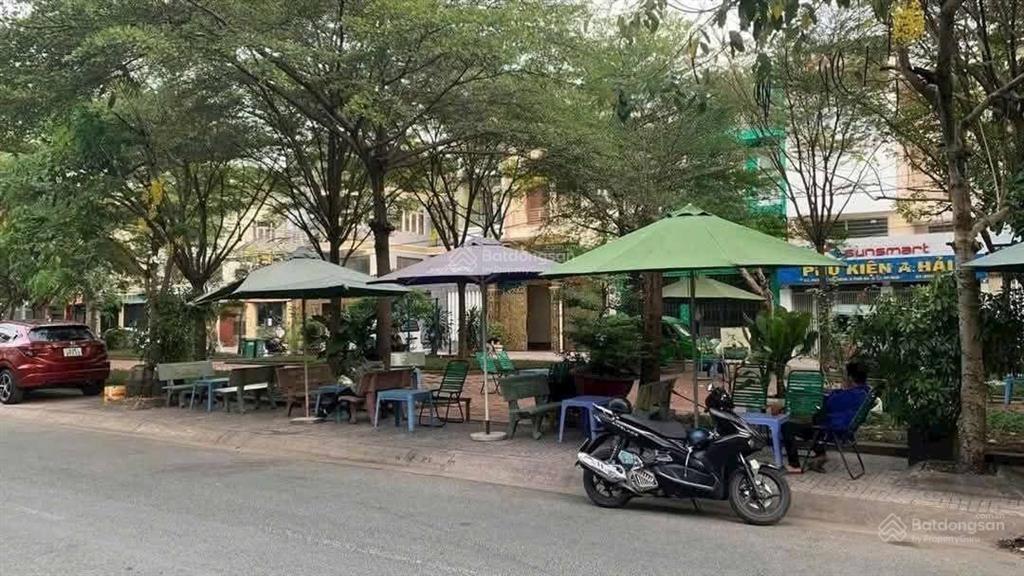 Biệt thự mini 7m x 25m. 4 tầng view công viên kdc vip lê thị riêng. ngay ubnd quận 12