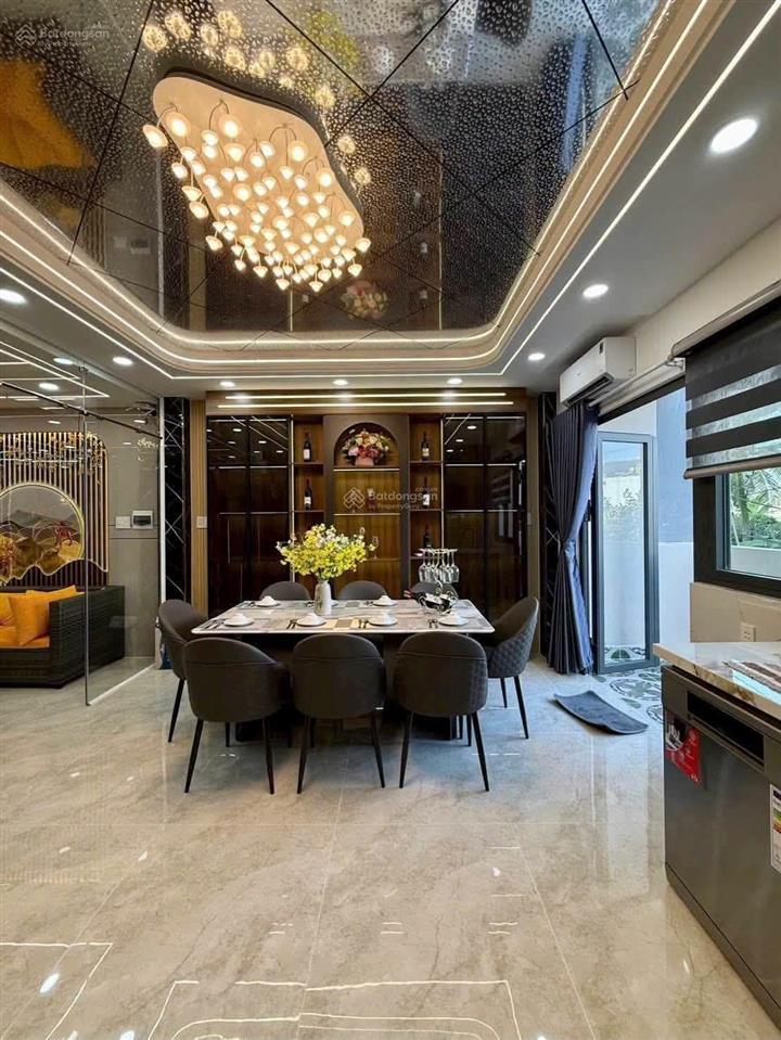 Siêu phẩm đẹp mê 5,5m x 16m. 4 tầng thang máy hẻm 8m thông hà huy giáp. ngay cđ điện lực