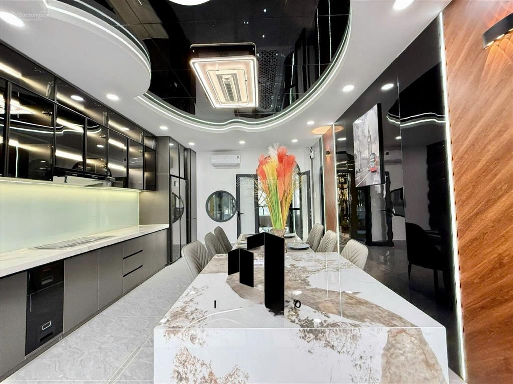 Siêu phẩm luxury 4m x 18m. xây 4 tầng thang máy 1/ hẻm 10m khu vip dương thị mười