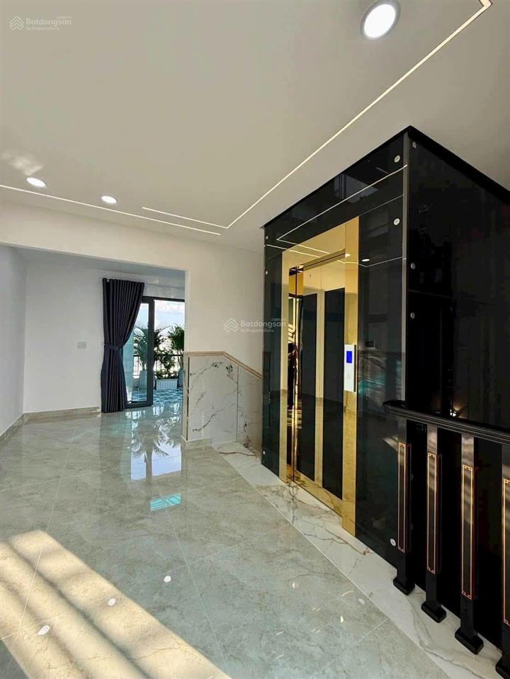 Siêu phẩm đẹp u mê 5,5m x 16m. 4 tầng thang máy. hẻm 8m thông hà huy giáp. ngay cđ điện lực