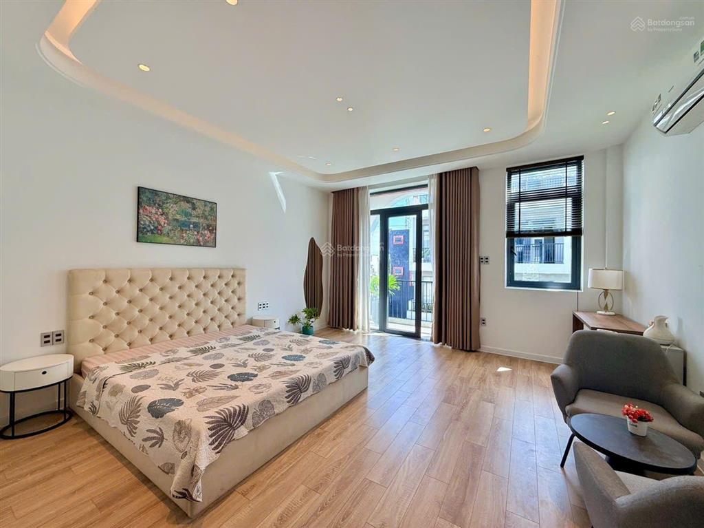 Siêu phẩm 4 tầng đẹp mê có pn master hẻm nhựa 12m khu vip ngay ngã tư ga