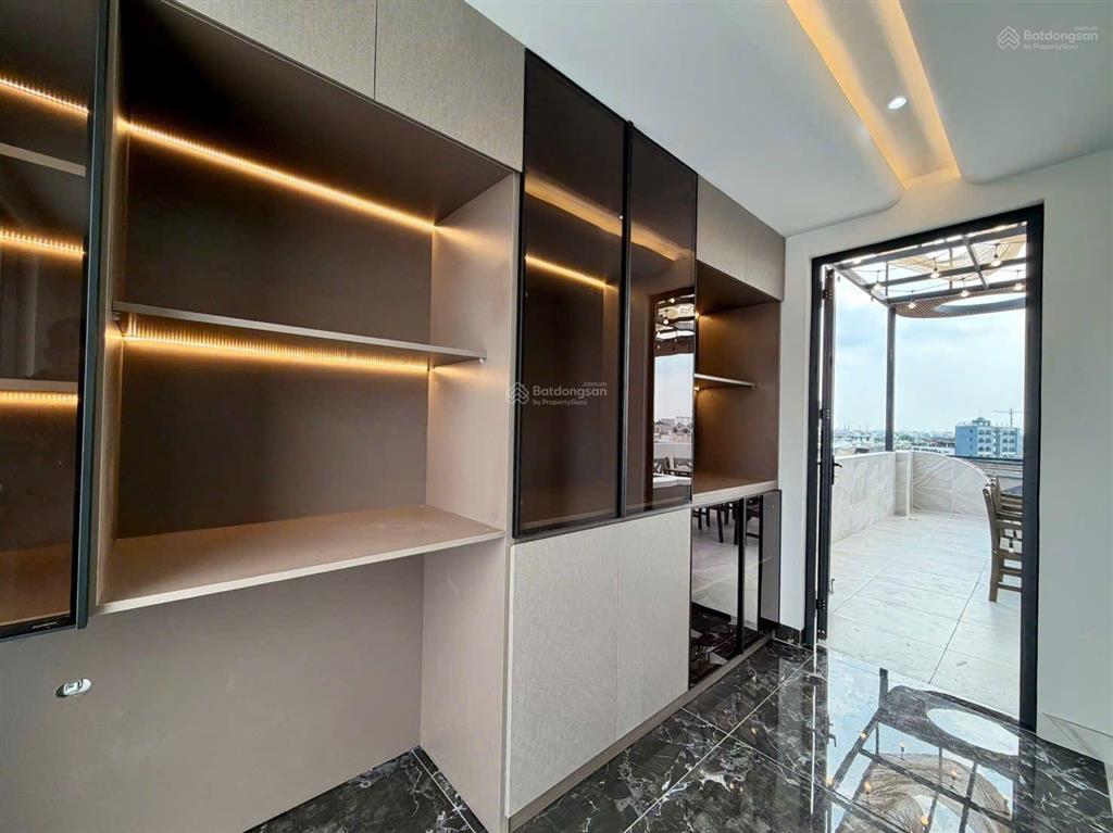 Siêu phẩm ngang 5m đẹp mê, 5 tầng thang máy pn master hẻm 12m ngay khu biệt thự hà đô lê thị riêng
