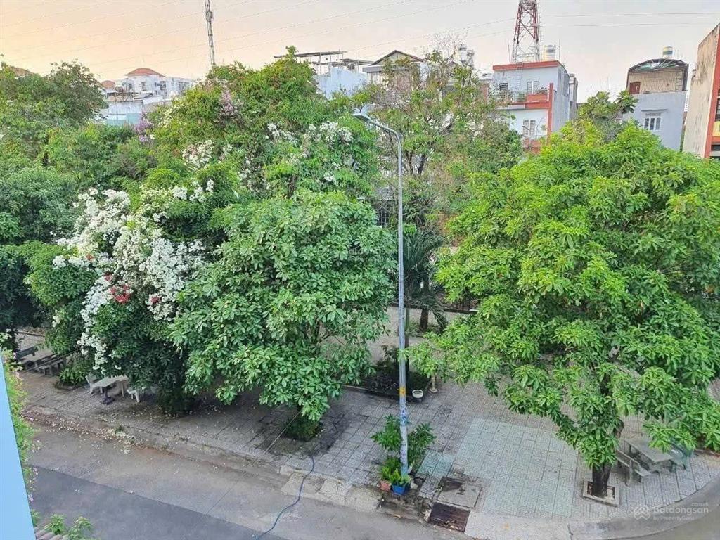 Lô đất đẹp 5m x 18m, view công viên khu biệt thự phú nhuận, lê thị riêng
