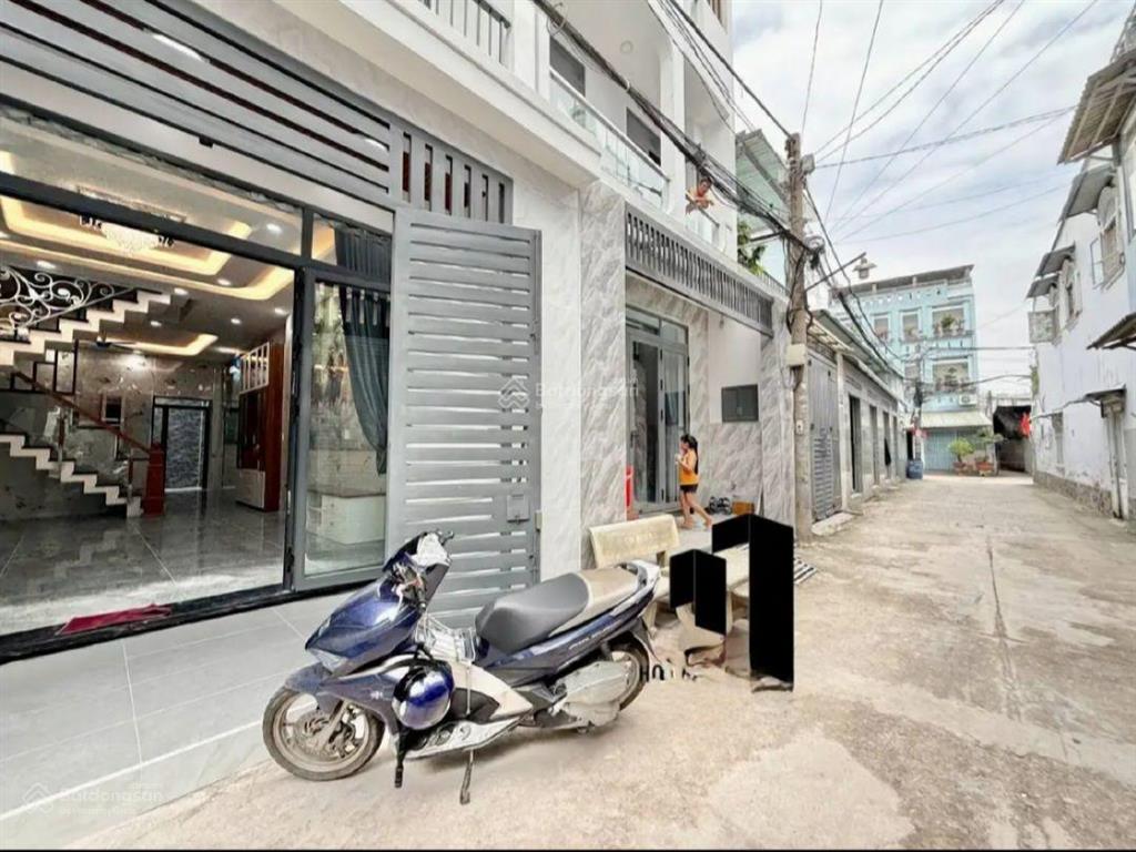 Nhà phố 3 tầng 5m x 15m hẻm xe hơi đường lê văn khương. tặng nội thất