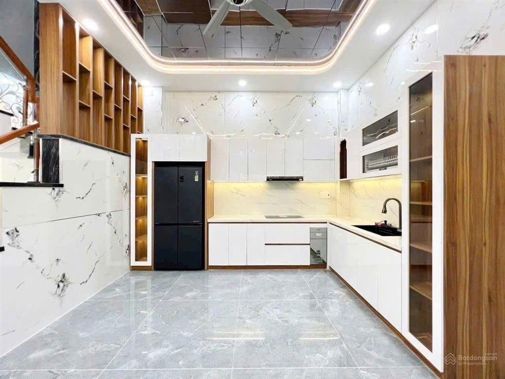 Nhà phố 3 tầng 5m x 15m hẻm xe hơi đường lê văn khương. tặng nội thất