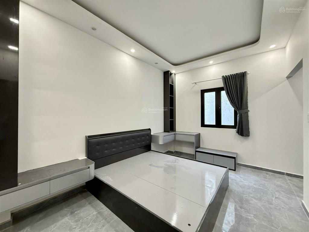Siêu phẩm 5m x 22m. 3 tầng có thang máy. góc 2mt nhựa 8m thông 1/ lê văn khương