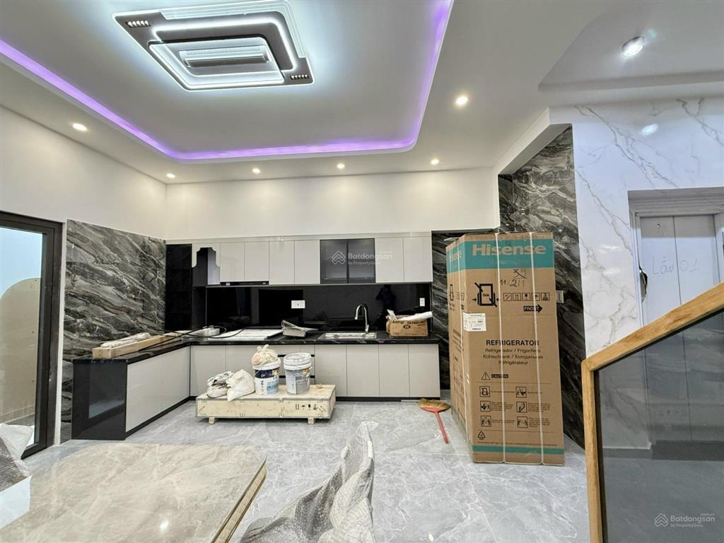 Siêu phẩm 5m x 22m. 3 tầng có thang máy. góc 2mt nhựa 8m thông 1/ lê văn khương