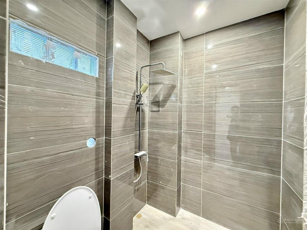 Siêu phẩm 5m x 22m. 3 tầng có thang máy. góc 2mt nhựa 8m thông 1/ lê văn khương
