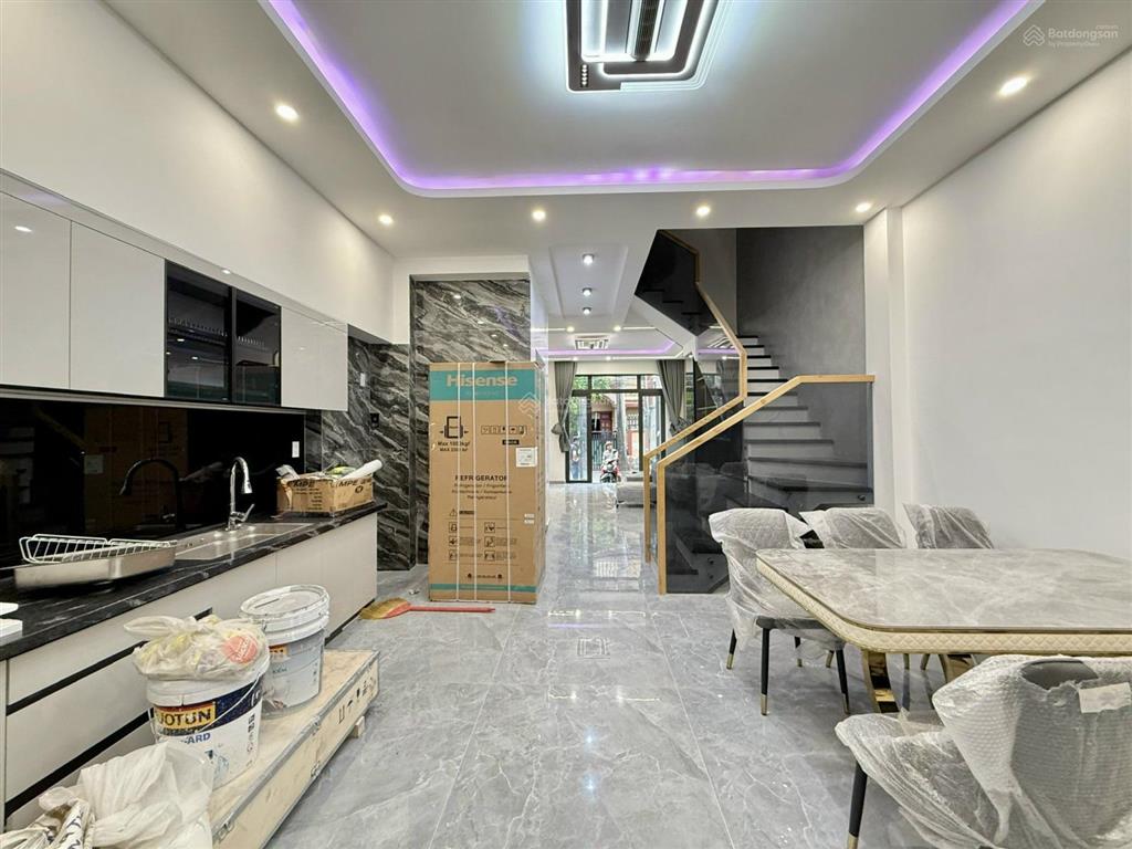 Siêu phẩm 5m x 22m. 3 tầng có thang máy. góc 2mt nhựa 8m thông 1/ lê văn khương