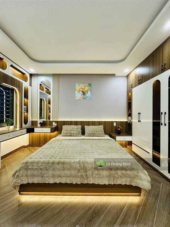 Siêu phẩm 4m x 20m, xây 5 tầng thang máy mặt tiền đường thới an 12
