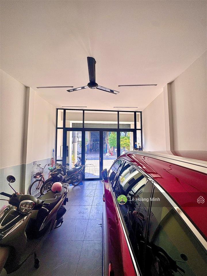 Nhà phố tâm huyết 5m x 40m. 3 tầng thang máy mặt tiền đường tô ngọc vân. đoạn ngay cầu bến phân