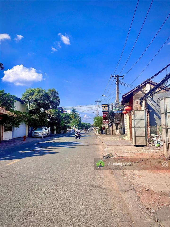 Nhà phố tâm huyết 5m x 40m. 3 tầng thang máy mặt tiền đường tô ngọc vân. đoạn ngay cầu bến phân