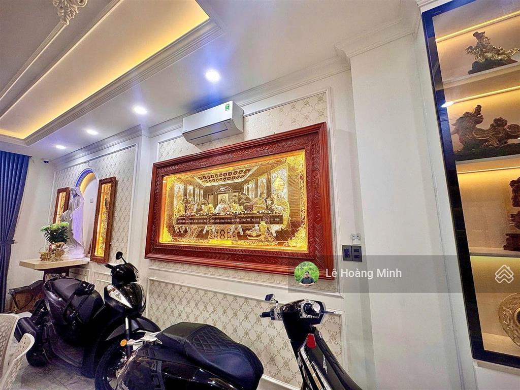 Nhà phố tâm huyết 5m x 40m. 3 tầng thang máy mặt tiền đường tô ngọc vân. đoạn ngay cầu bến phân