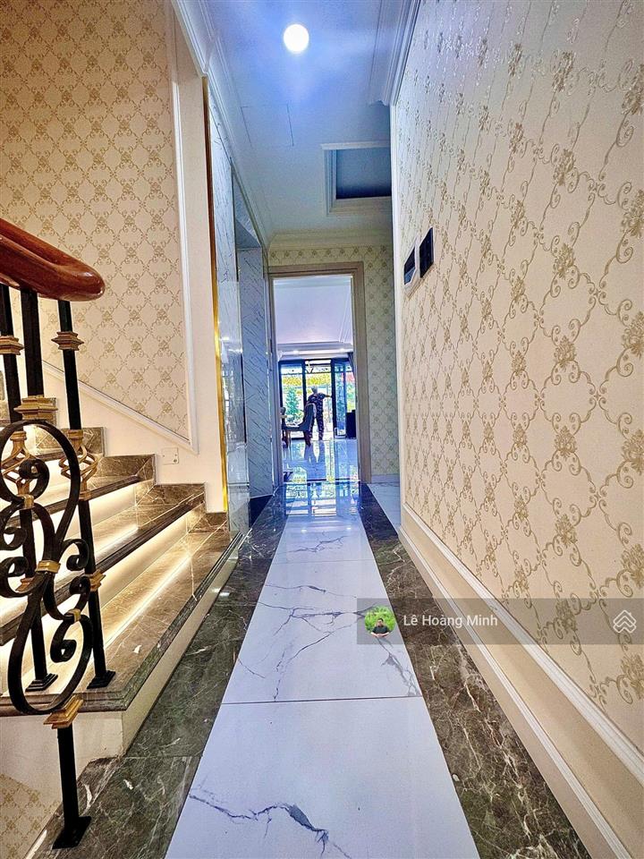 Nhà phố tâm huyết 5m x 40m. 3 tầng thang máy mặt tiền đường tô ngọc vân. đoạn ngay cầu bến phân