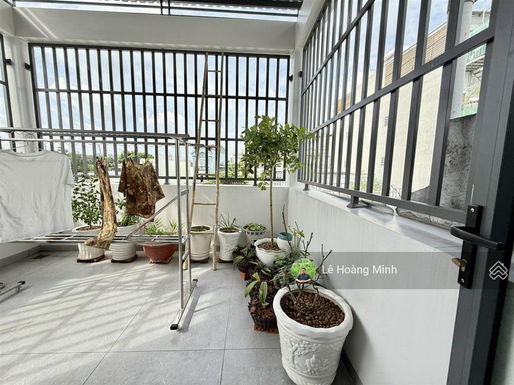 Nhà phố xây ở tâm huyết 4,2m x 17m. 3 tầng mt hẻm nhựa 8m thông trung mỹ tây 2a