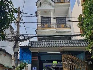 Nhà phố 5m x 20m. xây 3 tầng góc 2mt đường thới an 11. ngay chợ ngã ba trần thị cờ