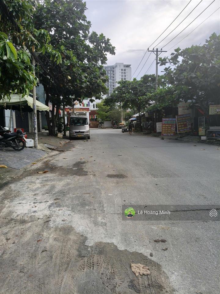 Nhà phố 4 tầng có thang máy mặt tiền đường 16m kdc nam long hà huy giáp