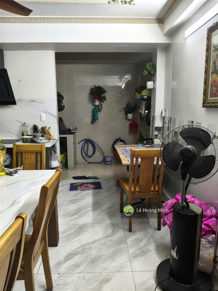 Nhà phố 4 tầng có thang máy mặt tiền đường 16m kdc nam long hà huy giáp