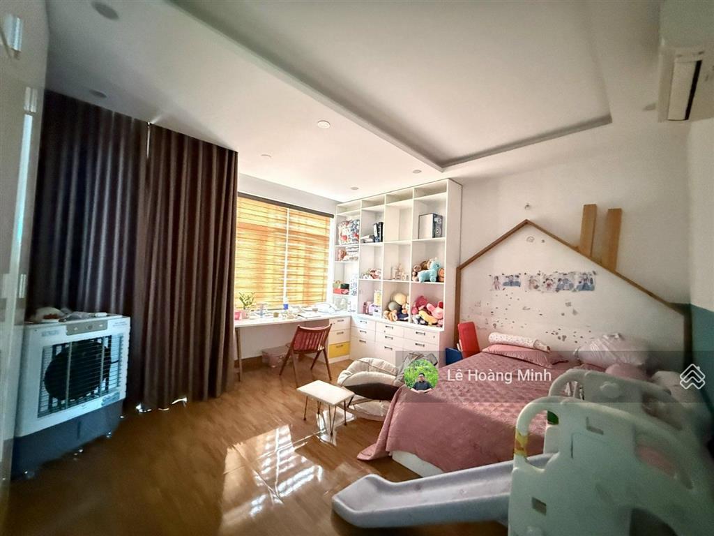 Nhà phố 5m x 18m, 3 tầng view công viên kdc phú nhuận lê thị riêng