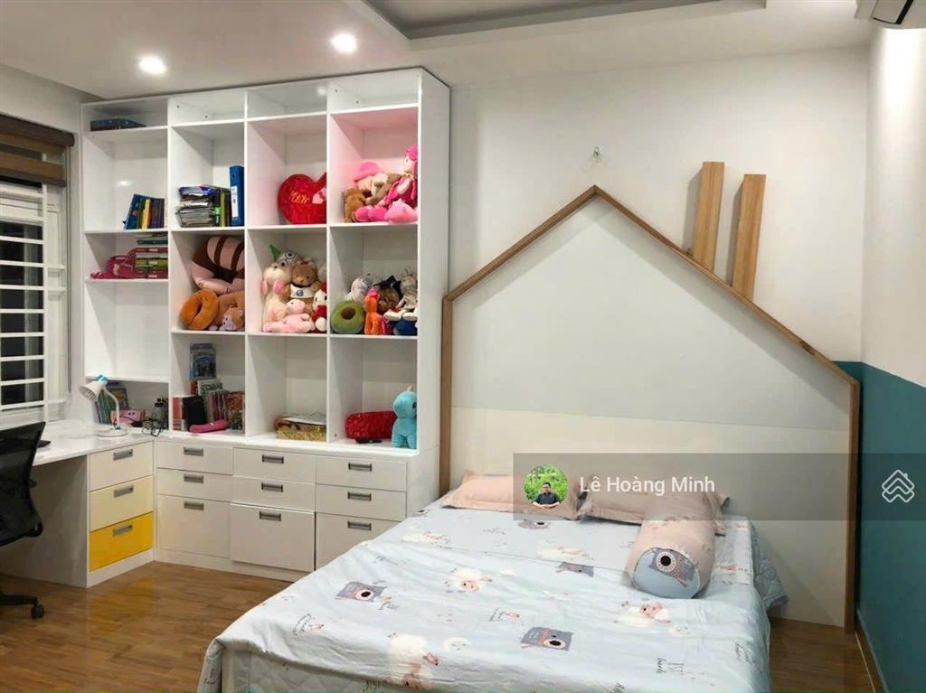 Nhà phố 5m x 18m, 3 tầng view công viên kdc phú nhuận lê thị riêng