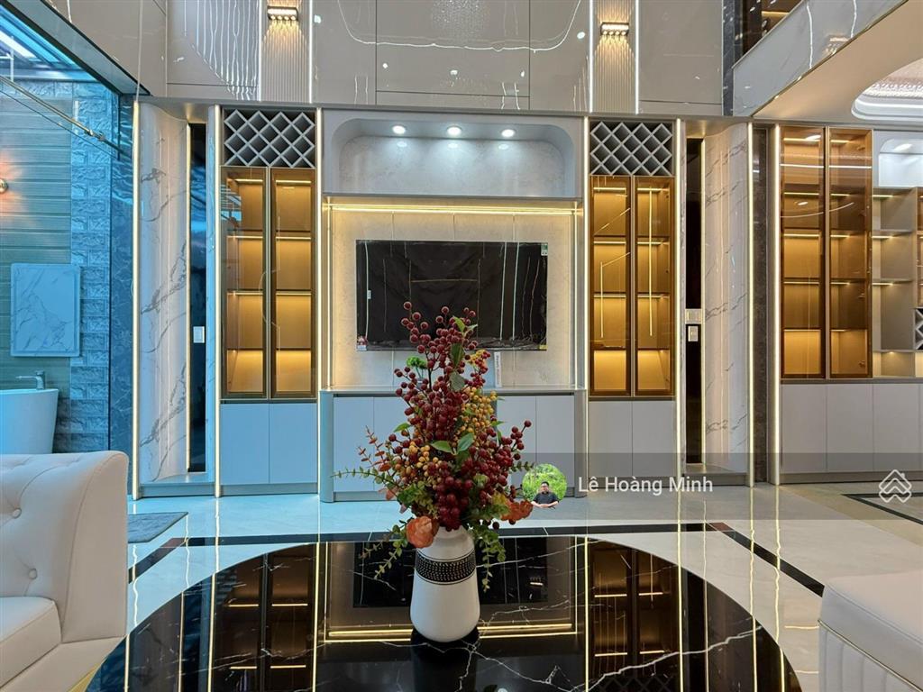 Siêu phẩm 4m x 17m. 4 tầng thang máy 1/ hẻm nhựa 8m đường thạnh xuân 21. ngay chợ minh phát