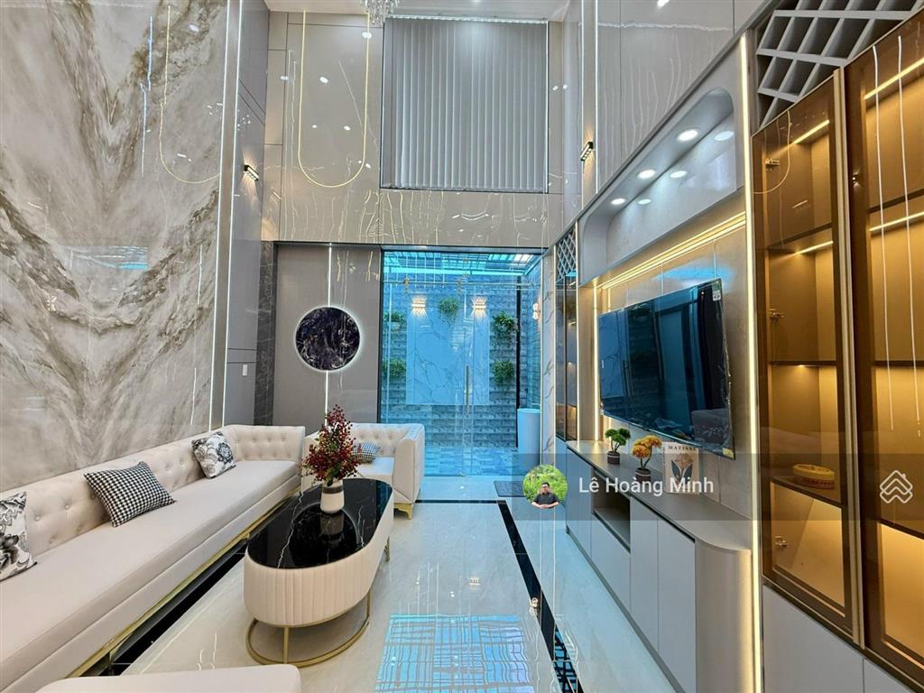 Siêu phẩm 4m x 17m. 4 tầng thang máy 1/ hẻm nhựa 8m đường thạnh xuân 21. ngay chợ minh phát