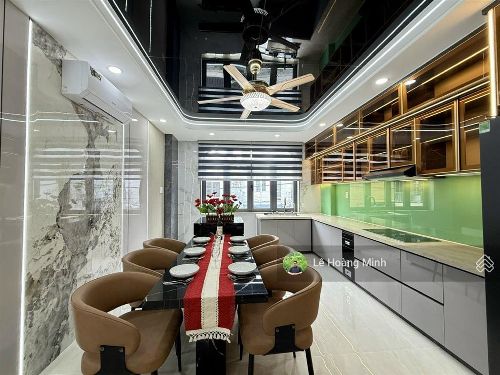 Siêu phẩm 4m x 17m. 4 tầng thang máy 1/ hẻm nhựa 8m đường thạnh xuân 21. ngay chợ minh phát