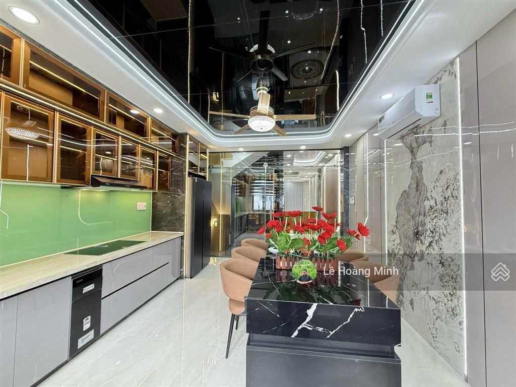 Siêu phẩm 4m x 17m. 4 tầng thang máy 1/ hẻm nhựa 8m đường thạnh xuân 21. ngay chợ minh phát