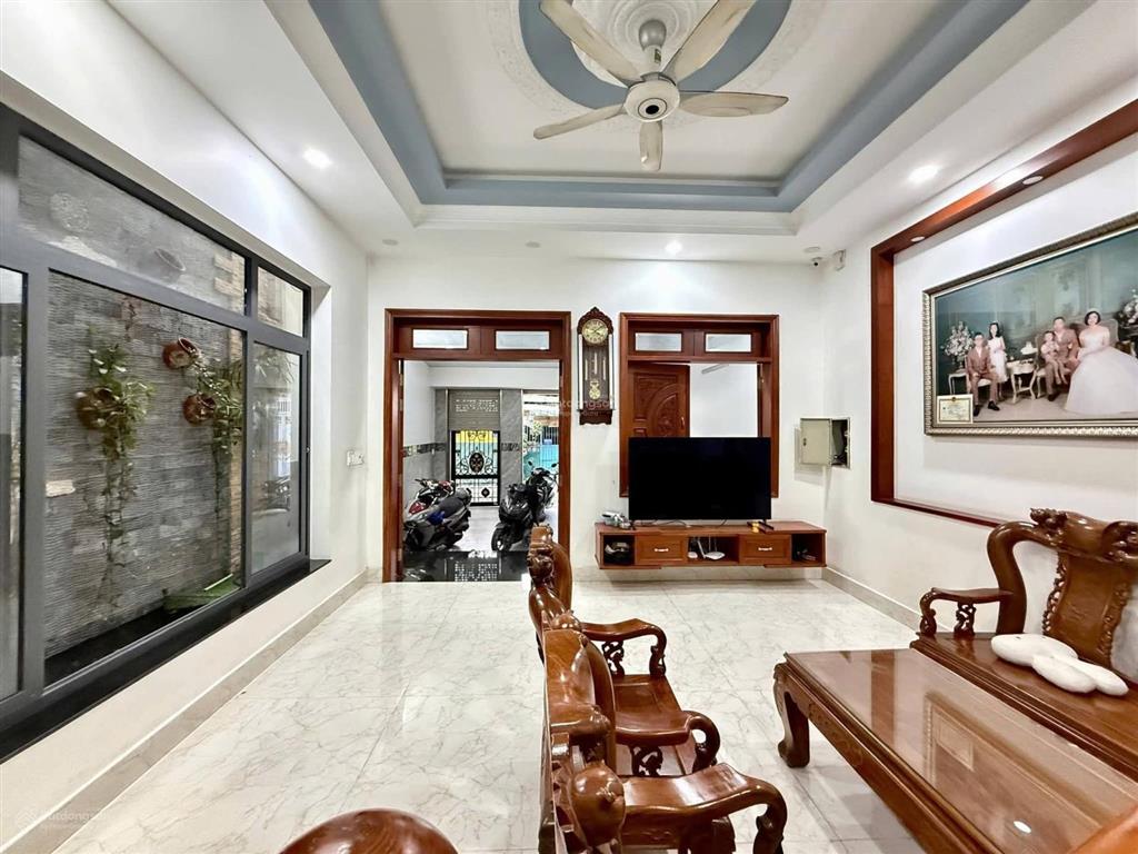 Giá quá tốt nhà phố 6m x 20m. 4 tầng thang máy đường trương thị hoa (tth07), ngay metro