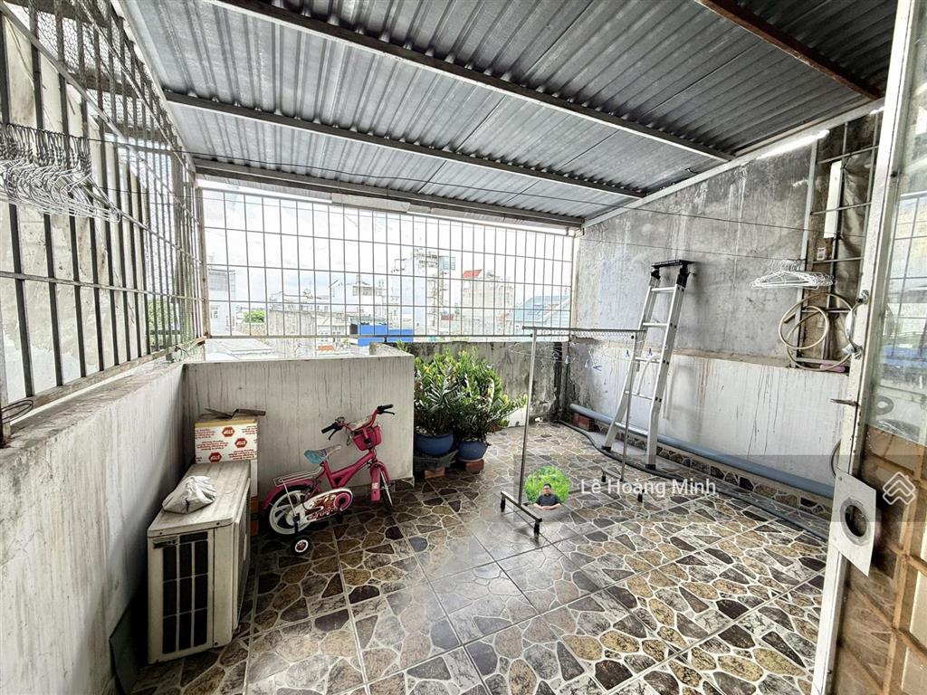 Hàng hiếm nhà phố 11m x 13m, đúc 2 lầu (xây thành 2 căn) 1/ hẻm xe hơi đường thới an 05