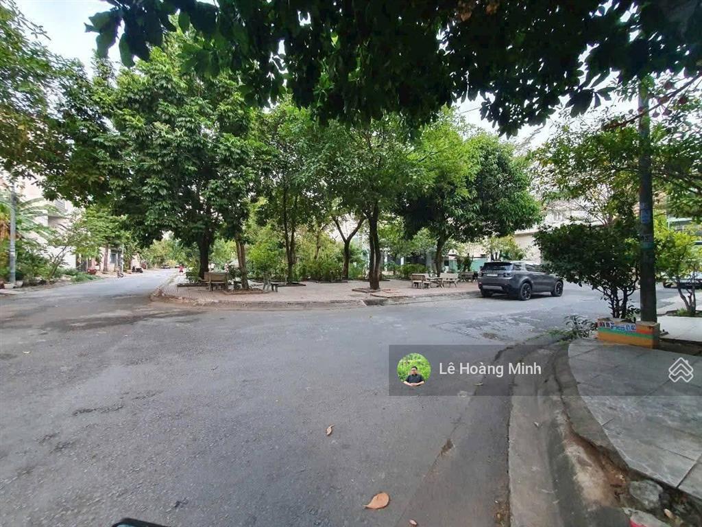 Lô đất đẹp 10m x 20m, góc 2 mặt tiền view công viên khu biệt thự phú nhuận, lê thị riêng