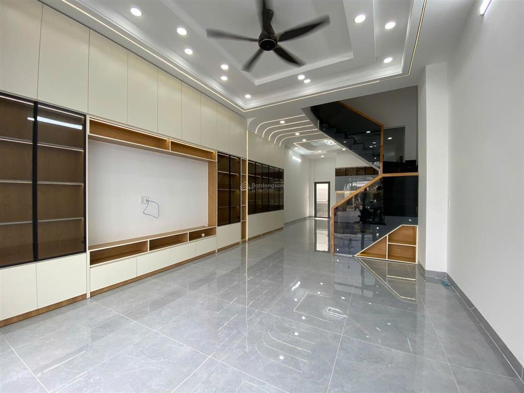 Siêu phẩm 4,7m x 25m. 4 tầng mặt tiền đường hiệp thành 12. ngay chợ hiệp thành