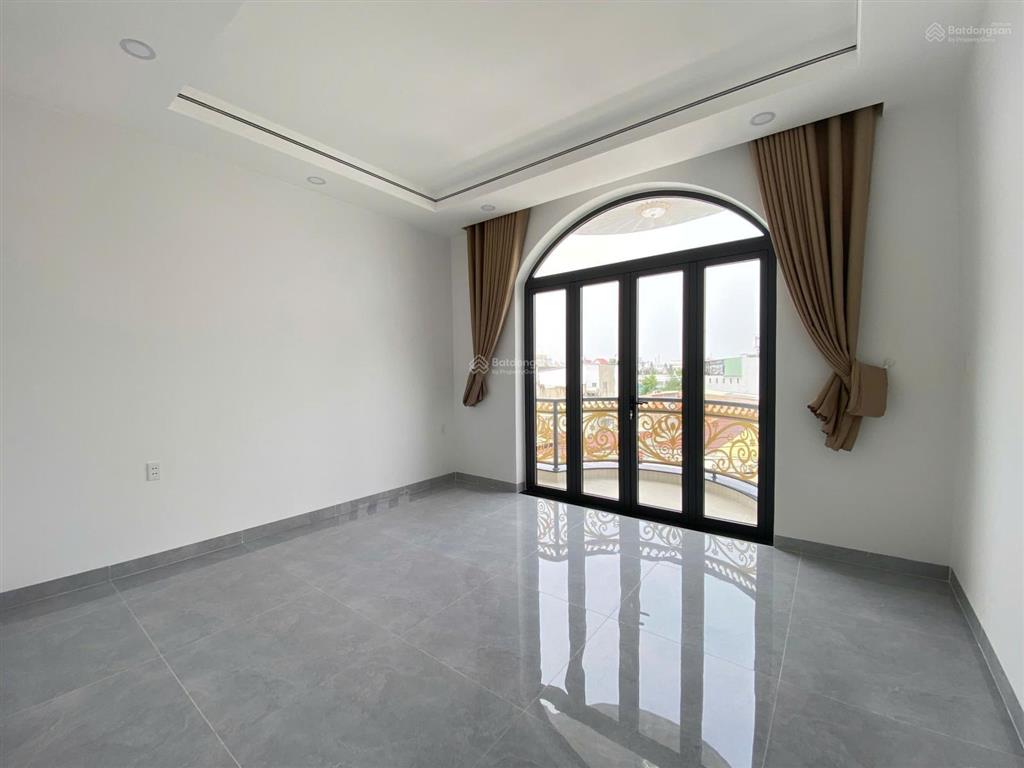 Siêu phẩm 4,7m x 25m. 4 tầng mặt tiền đường hiệp thành 12. ngay chợ hiệp thành