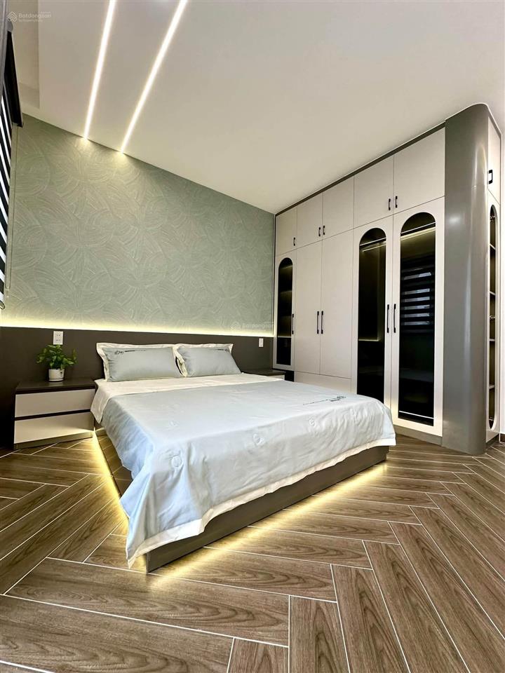Siêu phẩm 4m x 18m. 5 tầng thang máy gần ngay trường chinh cầu tham lương