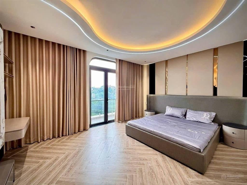 Siêu phẩm 5m x 24m. 5 tầng có thang máy 1/ ngắn đường lê văn khương