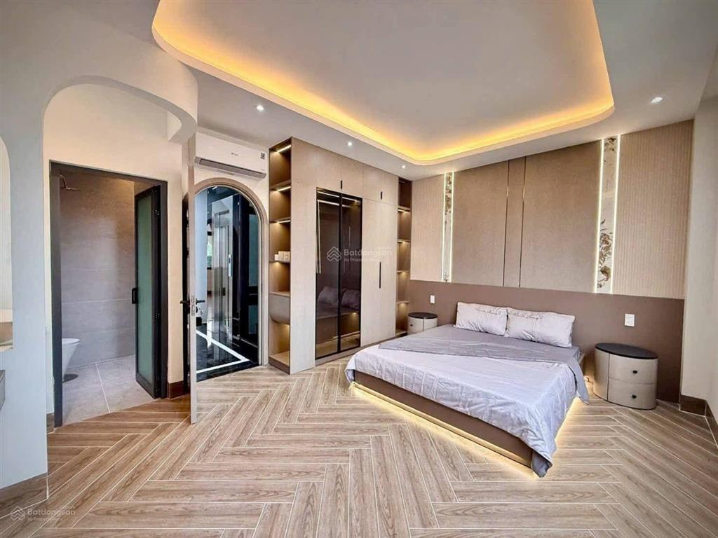 Siêu phẩm 5m x 24m. 5 tầng có thang máy 1/ ngắn đường lê văn khương