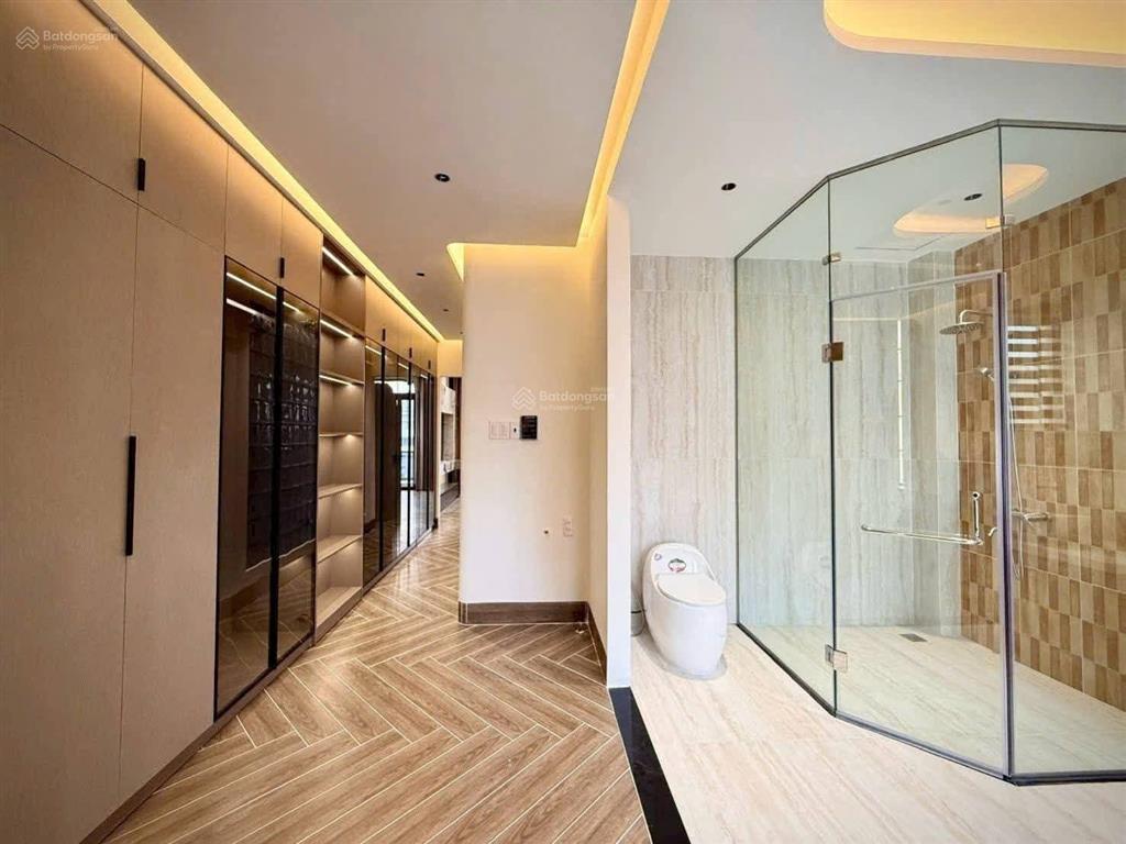Siêu phẩm 5m x 24m. 5 tầng có thang máy 1/ ngắn đường lê văn khương
