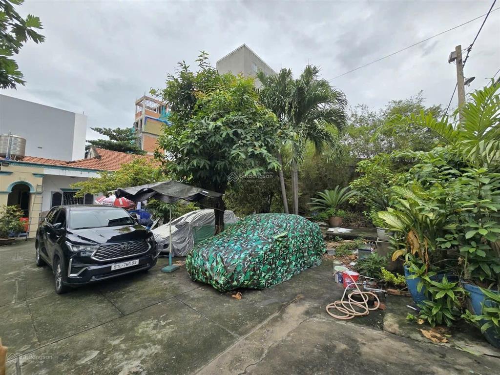 Biệt thự sân vườn 1090m2 thổ cư đường nguyễn văn quá. gần trường chinh tham lương