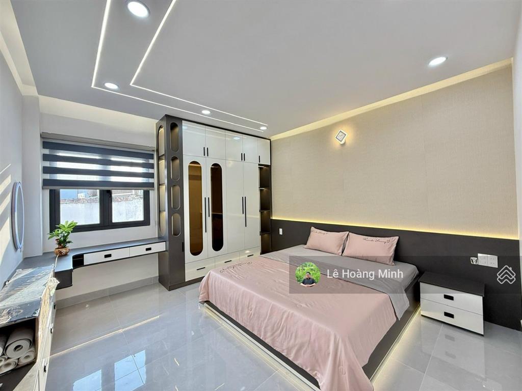Siêu phẩm 4 tầng có thang máy mặt tiền chợ trần quang cơ kinh doanh tốt