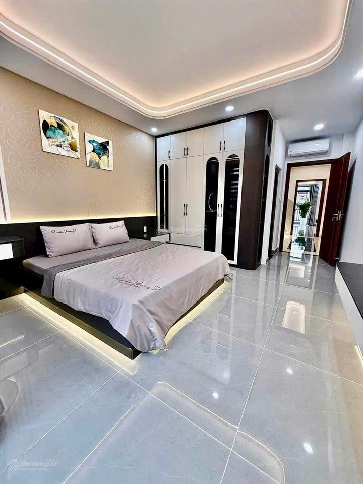 Siêu phẩm 4 tầng có thang máy mặt tiền chợ trần quang cơ kinh doanh tốt