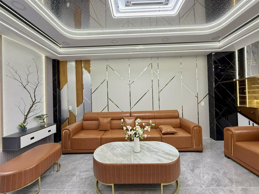 Siêu phẩm 4 tầng có thang máy mặt tiền chợ trần quang cơ kinh doanh tốt