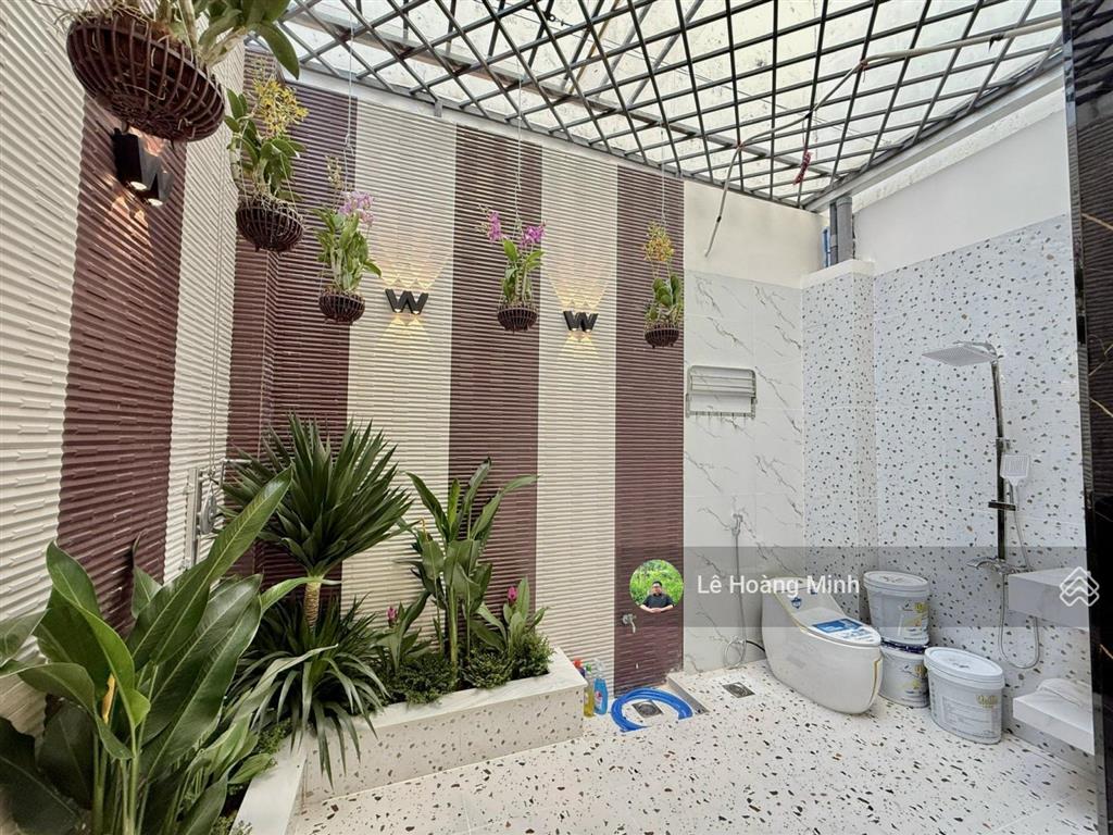 Siêu phẩm 4 tầng có thang máy mặt tiền chợ trần quang cơ kinh doanh tốt