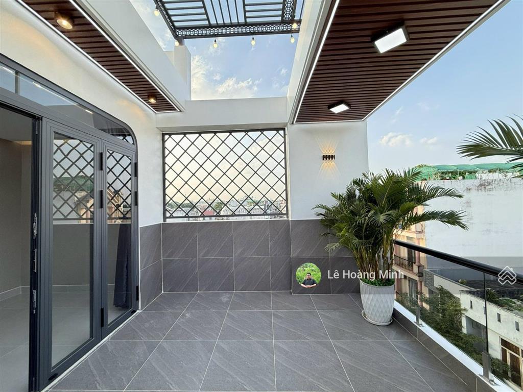 Siêu phẩm 4 tầng có thang máy mặt tiền chợ trần quang cơ kinh doanh tốt