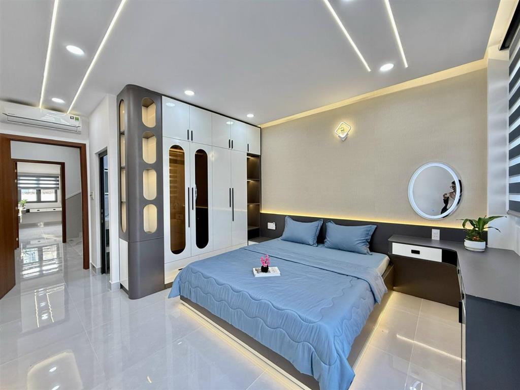 Siêu phẩm 4 tầng có thang máy mặt tiền chợ trần quang cơ kinh doanh tốt